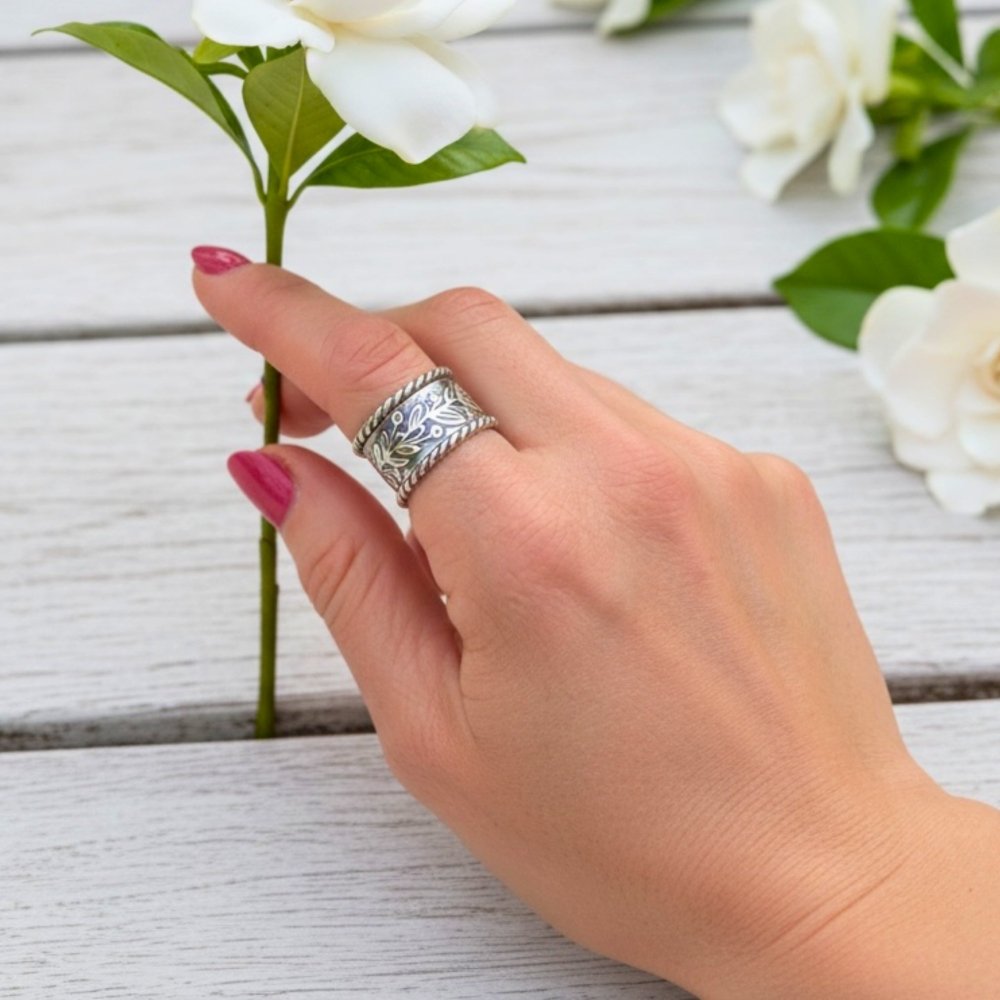 Budding Flowers And Leaves Silver Band Ring -