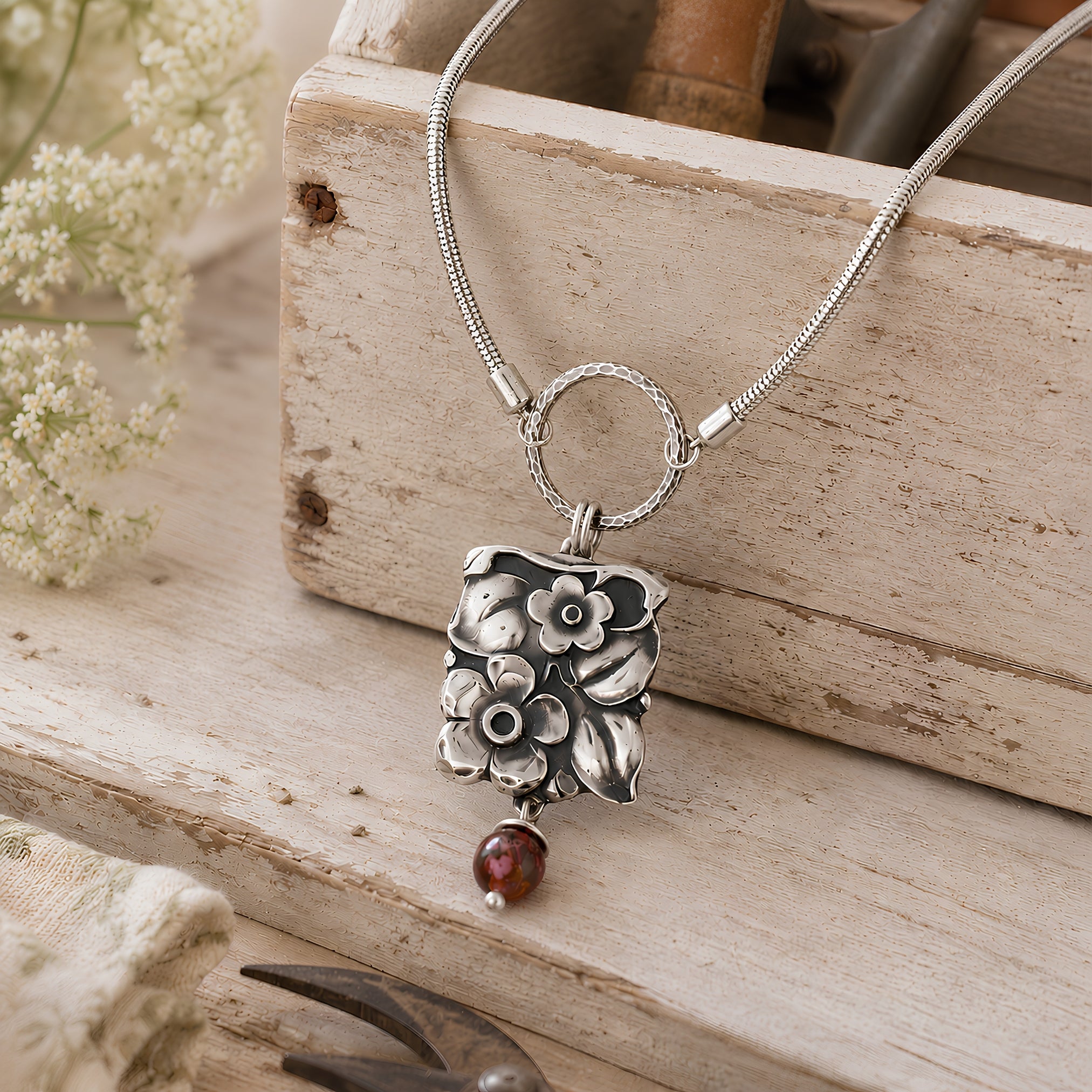 Ａｎｔｉｑｕｅｊｅｗｅｌｒｙ Ｈａｎｄ ｍａｄｅ Ｓｉｌｖｅｒ Ｎｅｃｋｌａｃｅ Women's Handmade Silver Necklace – Boho Floral Charm Jasper – Pure