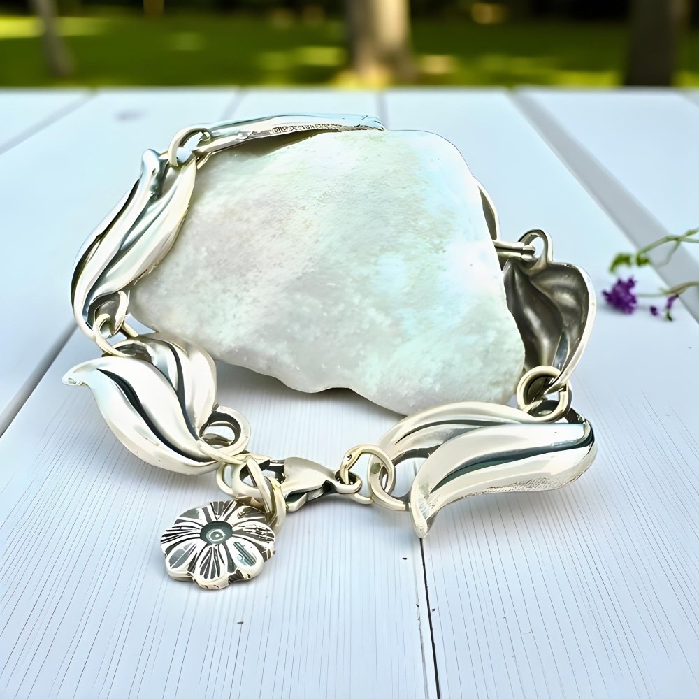 Bold Leaf Silver Bracelet - 