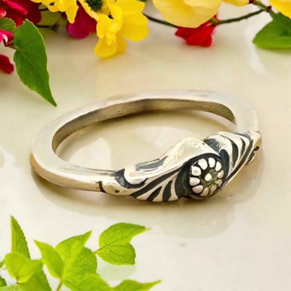 Dainty Artful Leaves Flower Silver Ring - 