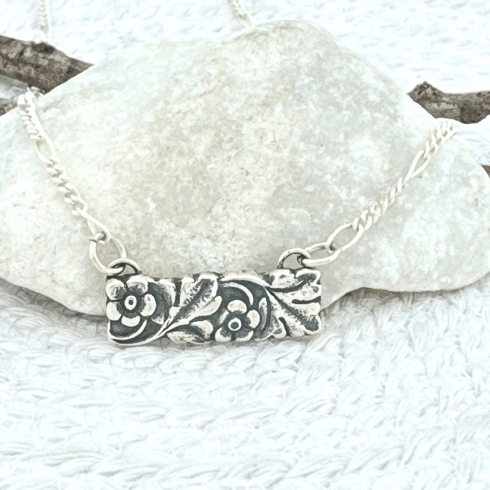 Flower and Leaf Silver Bar Necklace - 