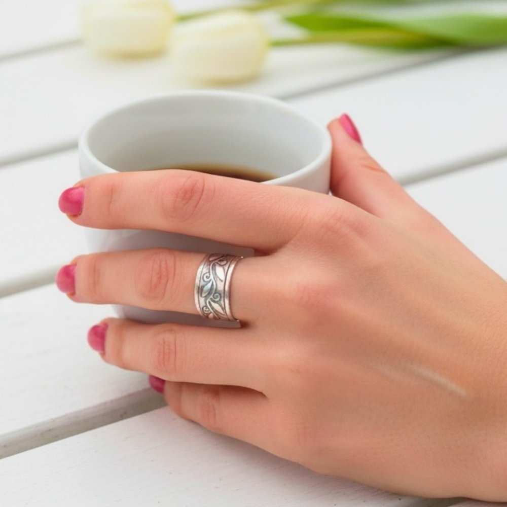 Leaf and Swirl Silver Band Ring - 