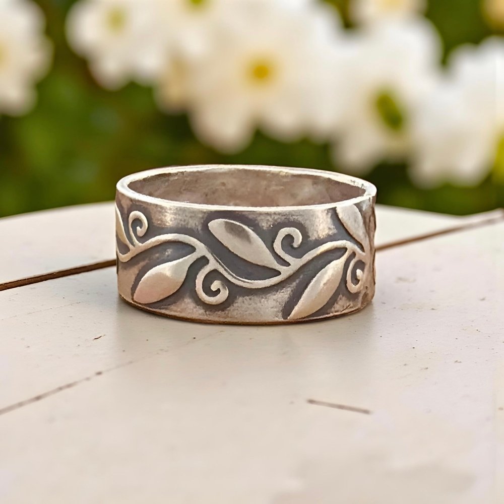 Leaf and Swirl Silver Band Ring - 