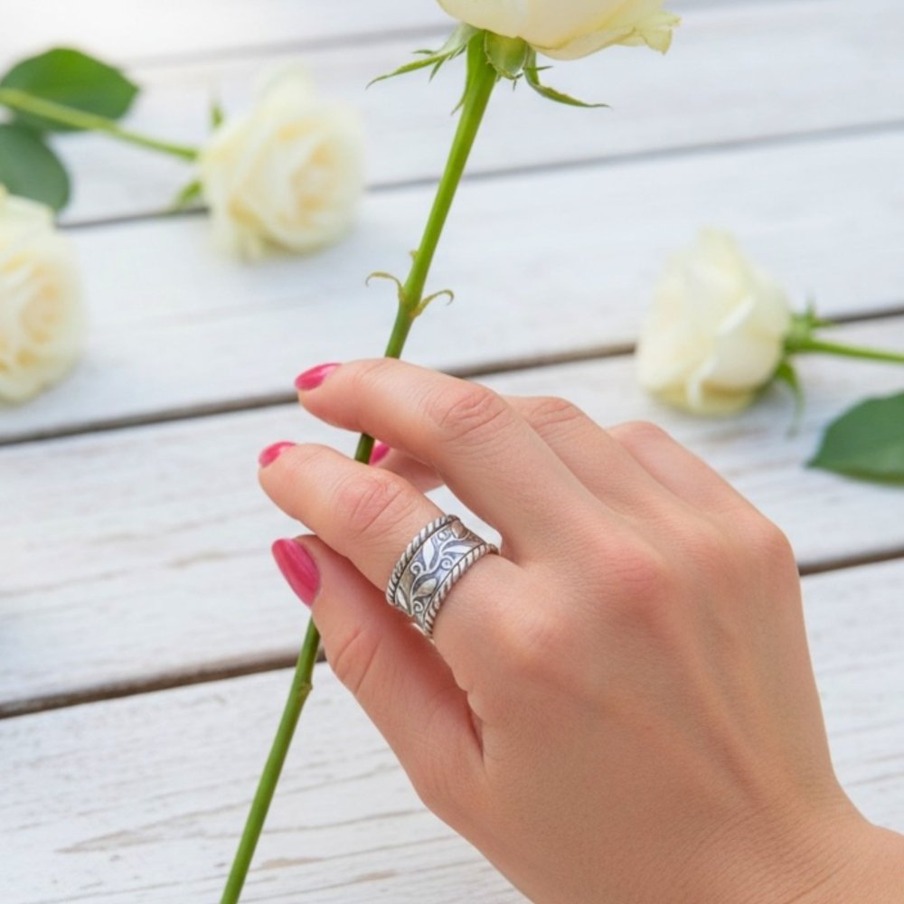 Leaf and Swirl Silver Band Ring - 