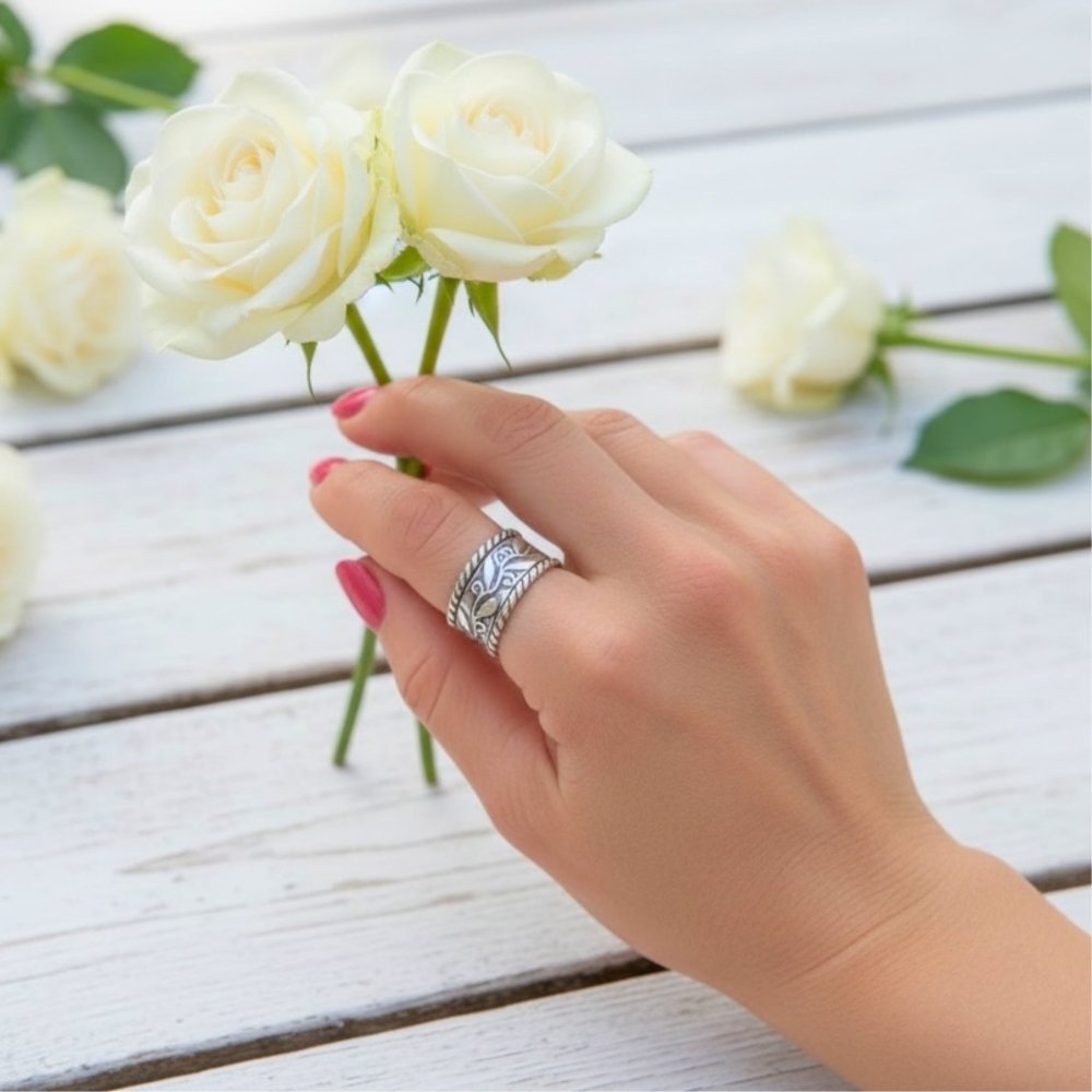 Leaf and Swirl Silver Band Ring - 