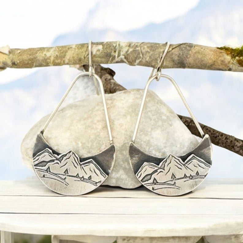 Silver Mountain Ridge Earrings - 